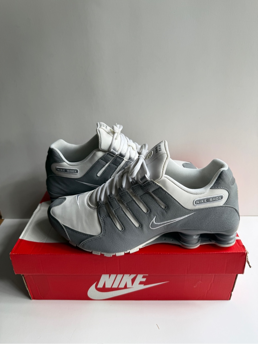 Nike Shox NZ Men’s Running Shoes White Gray Size 11 - Picture 7 of 10